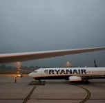 "Ryanair" aviakompanijos įsakymas - skraidyti lėčiau